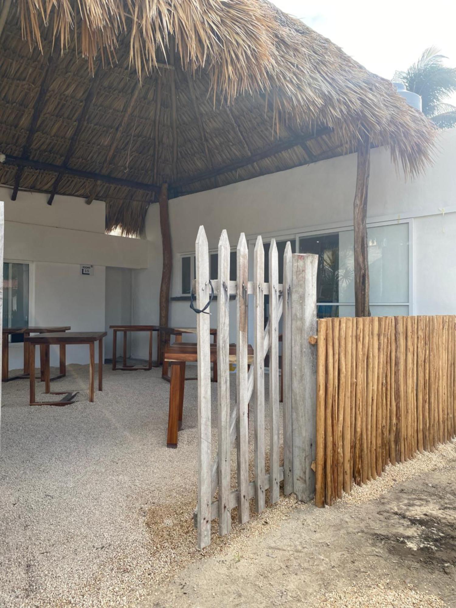Casa Colibri El Cuyo Aparthotel Exteriör bild